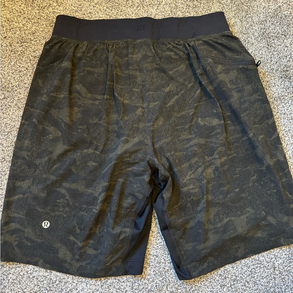 Lululemon Men’s Shorts - Picture 2 of 4